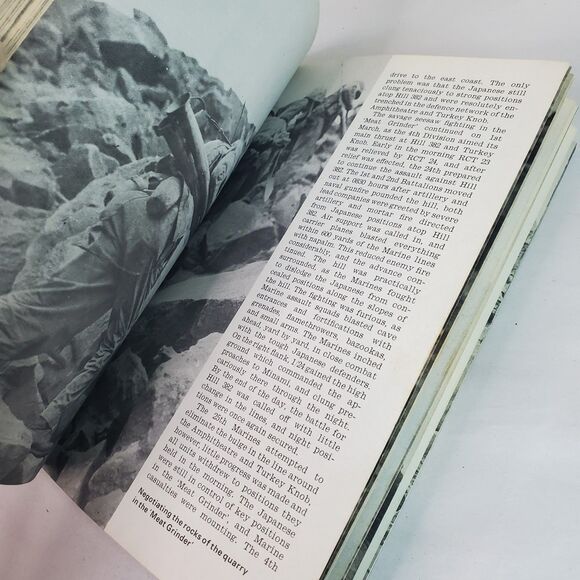 Iwo Jima (1st Ed) Michael Russell 1974 Paperback Battle Book No 32 CRACKED SPINE - Picture 9 of 12